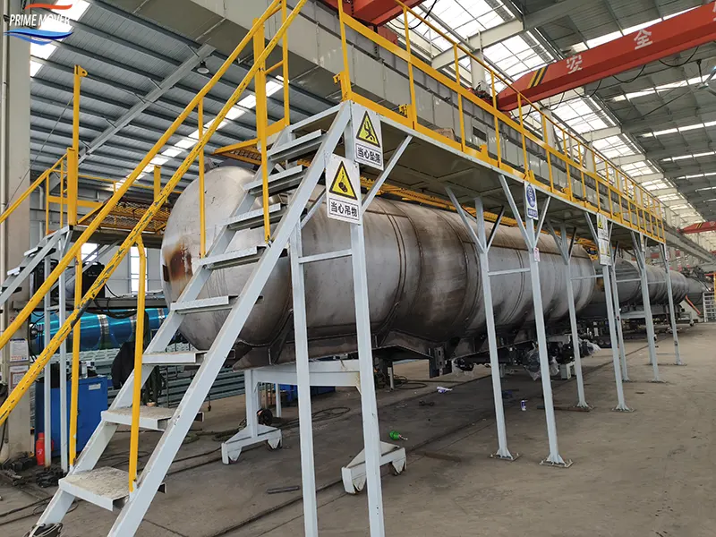 Stainless Steel Oil Tanker Semi-Trailers Are in Production