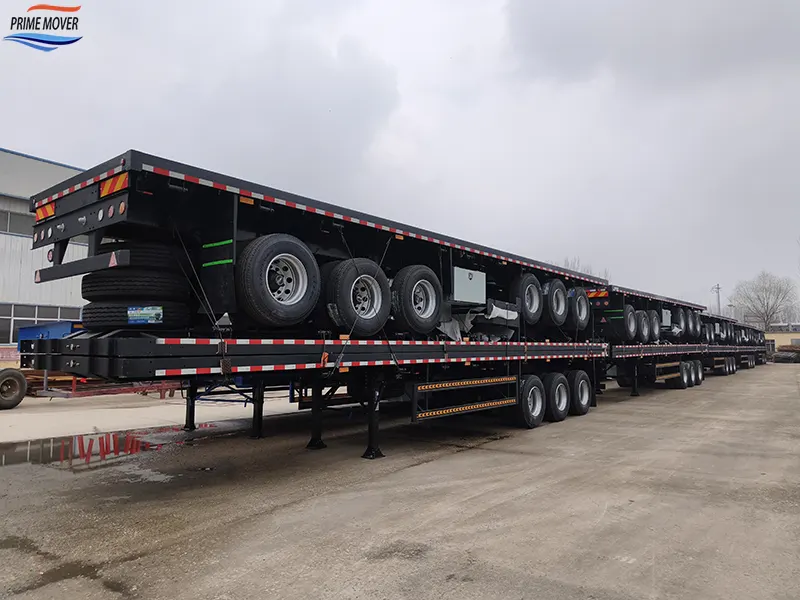 Three-Axle Flatbed Trailer with Front Axle Airbag Three-Axle Flatbed Trailer with Front Axle Airbag