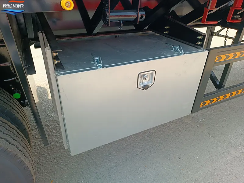 Loading Demonstration – Classified Bulk Materials Stored Separately in Dual Compartments Loading Demonstration – Classified Bulk Materials Stored Separately in Dual Compartments