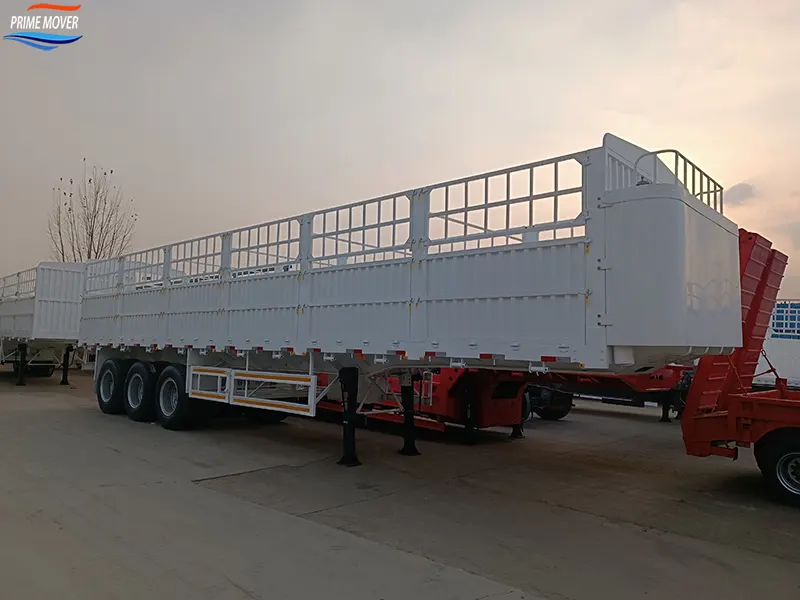White High-Sided Semi-Trailer White High-Sided Semi-Trailer