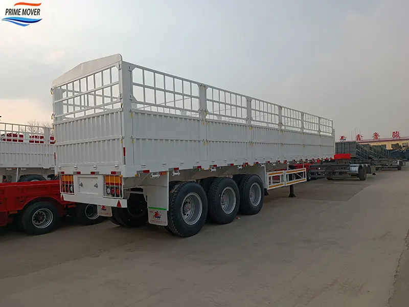 White High-Sided Trailer White High-Sided Trailer