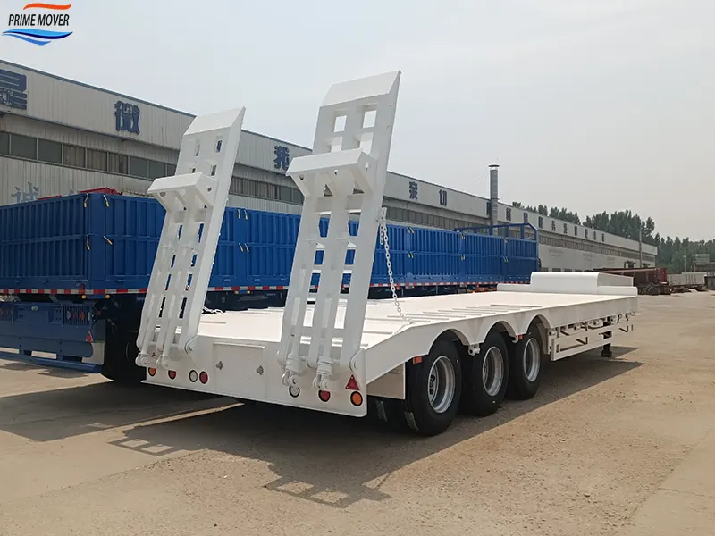 40-Ton Three-Axle 13-Meter Low-Flatbed Semi-Trailer