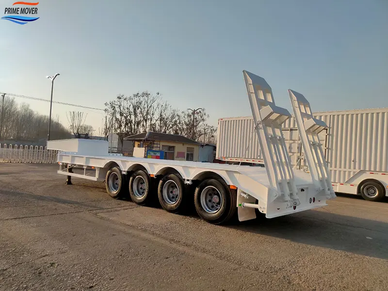 40-Ton Three-Axle 13-Meter Low-Flatbed Trailer