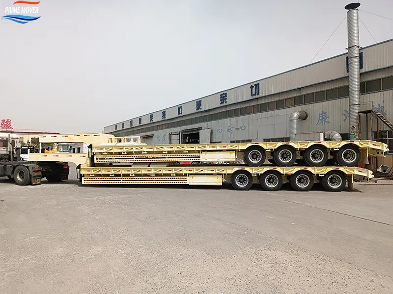 4-axle Low-Flatbed Trailer Ready to Depart 4-axle Low-Flatbed Trailer Ready to Depart