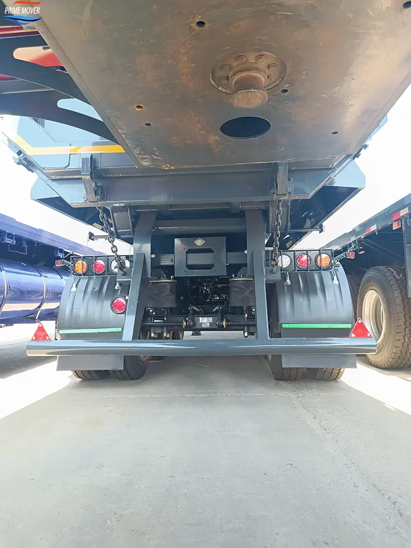 Rear-Tipping Trailer Chassis Display