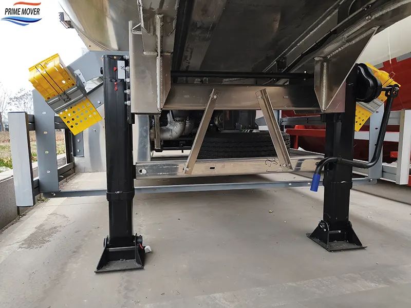 Aluminum Alloy Tank Trailer Chassis Display