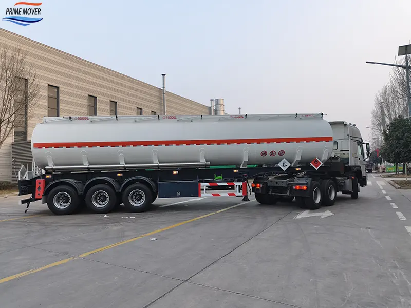 Tank Semi-Trailer Being Dispatched