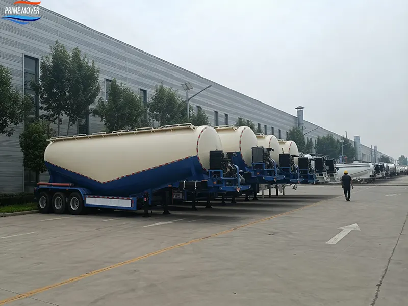 Powder and Granular Material Semi-Trailer Inventory Display Powder and Granular Material Semi-Trailer Inventory Display