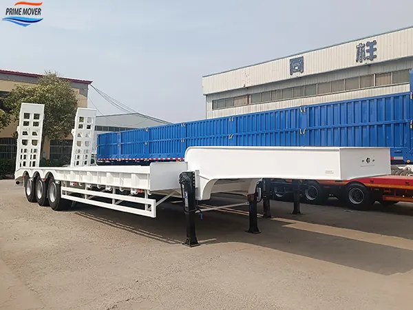 40-Ton 3-Axle 13-Meter Low Flatbed Semi-Trailer – The Heavy Equipment Transporter